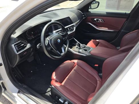 Used 2022 BMW 330i Sedan w/ Convenience Package RWD image 3