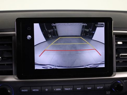 Certified 2024 Hyundai Venue Limited FWD image 30
