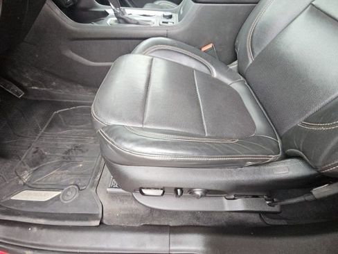 Used 2019 Chevrolet Traverse Premier AWD/4WD image 16