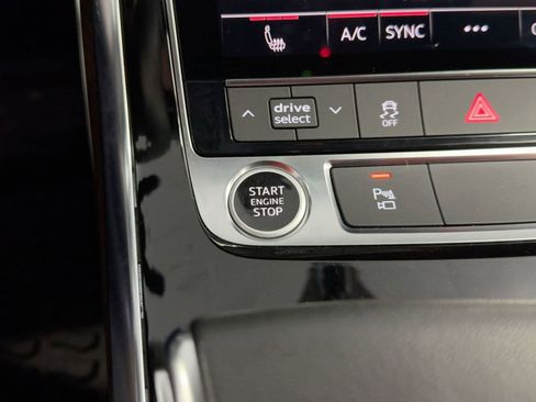 Used 2024 Audi Q8 Premium w/ Black Optic Package image 19