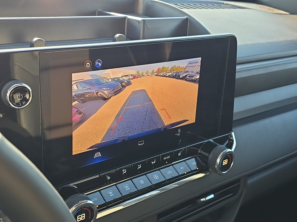 Used 2025 Chevrolet Colorado Trail Boss AWD/4WD image 19