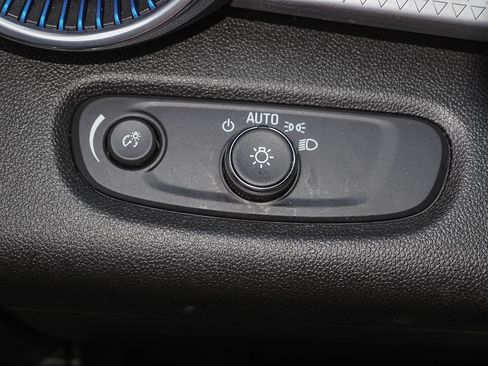 Certified 2024 Chevrolet Trax LT FWD image 27
