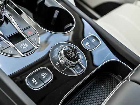 New 2026 Bentley Bentayga AWD/4WD image 39