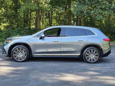 Used 2023 Mercedes-Benz EQS 580 4MATIC SUV image 3