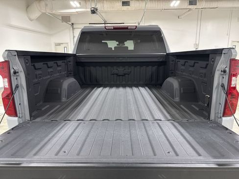 Used 2025 Chevrolet Silverado 1500 Custom Trail Boss w/ LPO, Dark Essentials Package AWD/4WD image 23