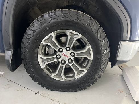 Used 2021 GMC Sierra 1500 SLT w/ SLT Convenience Package image 16