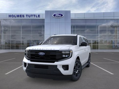 New 2025 Ford Expedition Active image 2