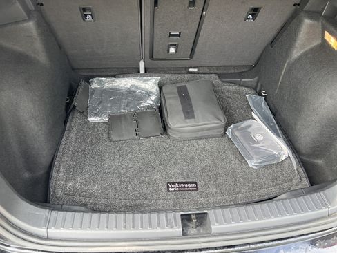 Certified 2023 Volkswagen Taos SE w/ Panoramic Sunroof Package FWD image 29