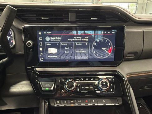 Used 2025 GMC Sierra 2500 AT4 w/ AT4 Premium Plus Package AWD/4WD image 42