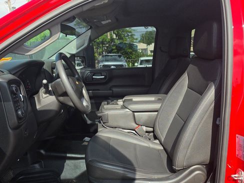 Used 2022 Chevrolet Silverado 1500 W/T w/ WT Value Package AWD/4WD image 9