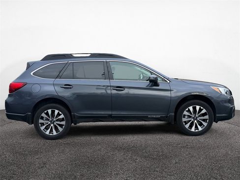 Used 2017 Subaru Outback 3.6R Limited image 6