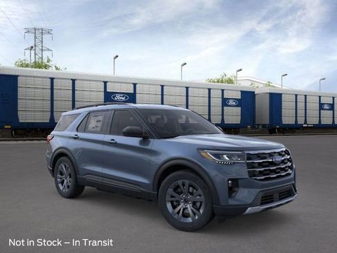 New 2026 Ford Explorer Active image 3