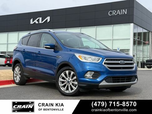 Used 2017 Ford Escape Titanium image 1