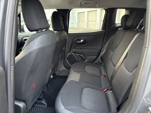 Used 2022 Jeep Renegade Trailhawk image 33