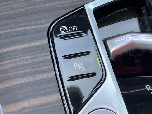 Used 2025 BMW X7 xDrive40i w/ Parking Assistance Package image 10