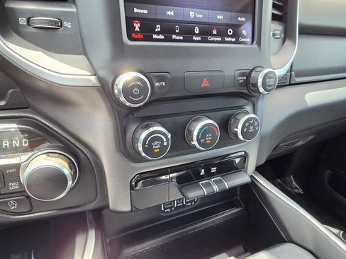 Used 2020 RAM 1500 Big Horn AWD/4WD image 34