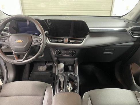 Used 2024 Chevrolet TrailBlazer LS FWD image 13