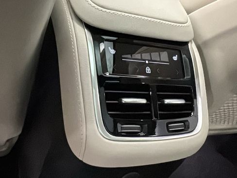 New 2026 Volvo XC90 T8 Ultra w/ Protection Package Premier AWD/4WD image 28