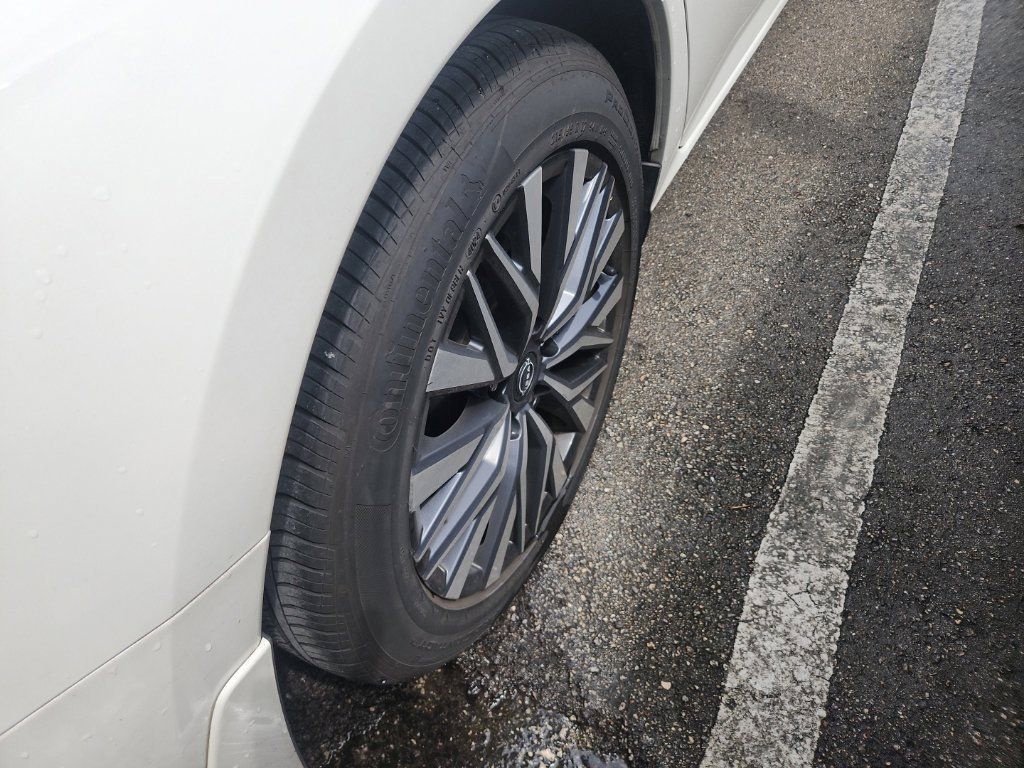 Used 2023 Nissan Altima 2.5 SV FWD image 3