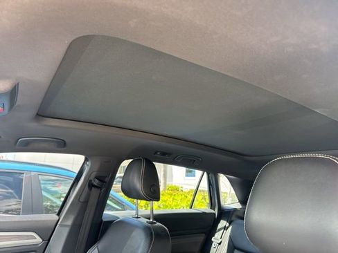 Used 2021 Volkswagen Atlas Cross Sport SE image 4