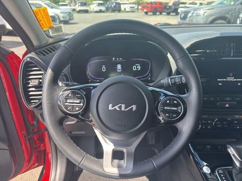 Used 2023 Kia Soul EX FWD image 11