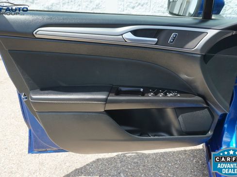 Used 2017 Ford Fusion SE FWD image 24