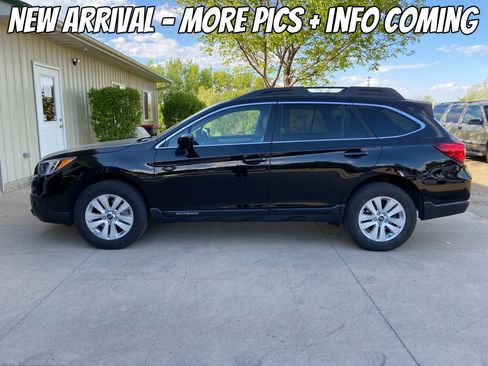 Used 2016 Subaru Outback 2.5i Premium AWD/4WD image 2