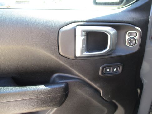 Used 2023 Jeep Wrangler Unlimited Sport AWD/4WD image 13