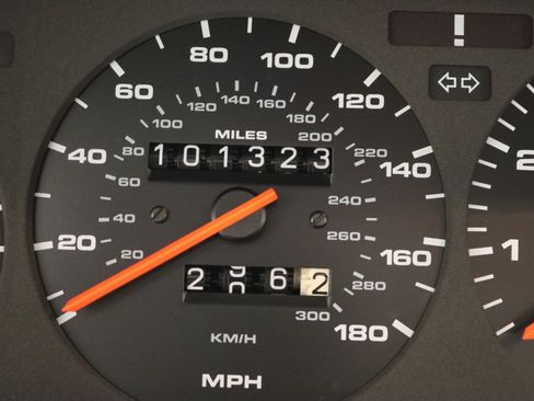Used 1993 Porsche 968 Cabriolet RWD image 3