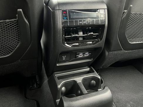 New 2025 Jeep Grand Cherokee L Altitude image 32