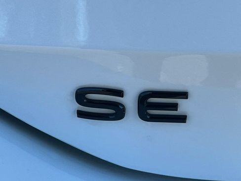 New 2026 Volkswagen Tiguan SE R-Line AWD/4WD image 12