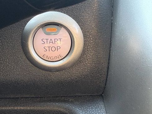 Used 2015 Nissan Versa Note FWD image 39