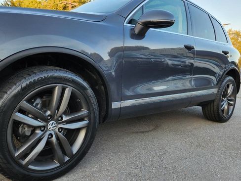 Used 2012 Volkswagen Touareg Executive image 8