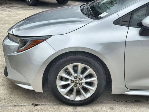 Used 2022 Toyota Corolla LE w/ LE Convenience Package FWD image 31