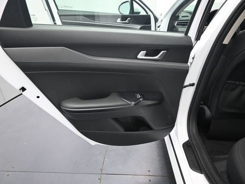 Certified 2022 Kia K5 LXS AWD/4WD image 16