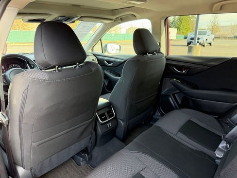 Used 2025 Subaru Outback Premium image 29