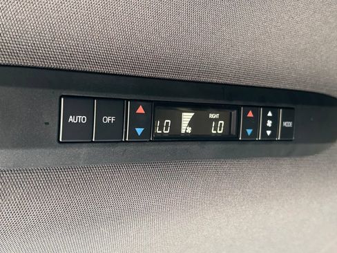 Used 2025 Toyota Sienna XSE FWD image 24