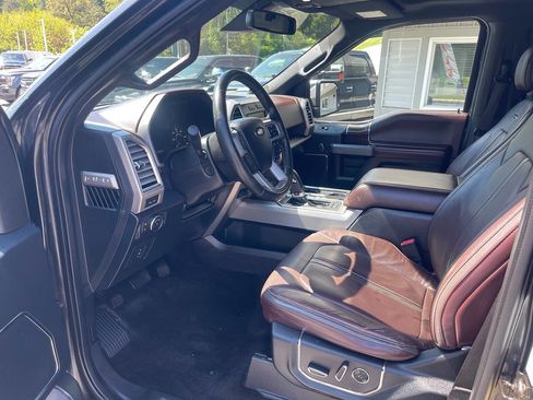 Used 2015 Ford F150 Platinum w/ Equipment Group 701A Luxury AWD/4WD image 21