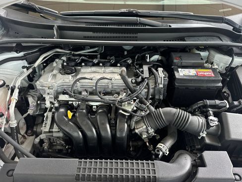 Used 2022 Toyota Corolla LE FWD image 32