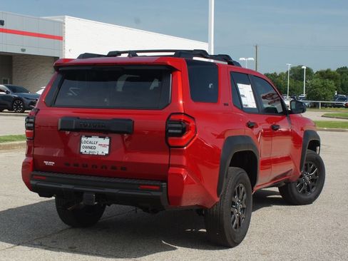 Used 2026 Toyota 4Runner SR5 AWD/4WD image 9