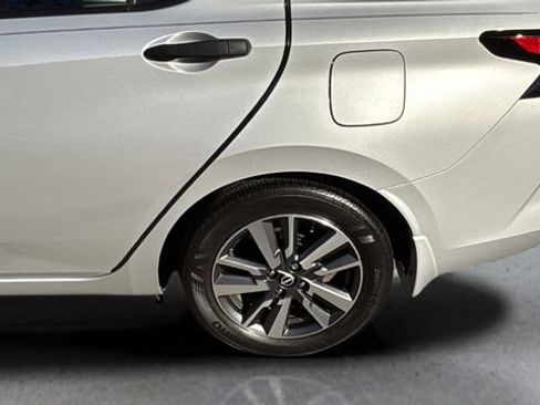 Used 2024 Nissan Versa S w/ S Plus Package image 33