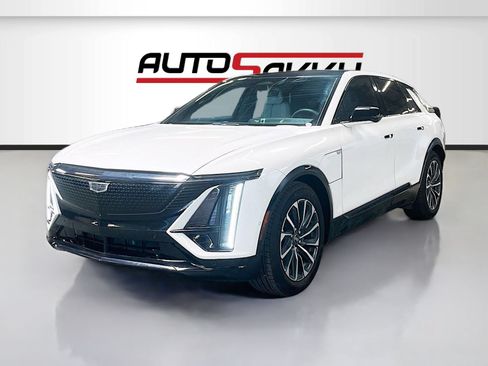 Used 2025 Cadillac Lyriq Sport w/ LPO, Floor Liner Package AWD/4WD image 3