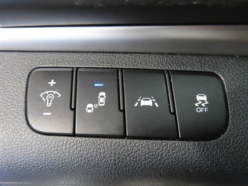 Used 2020 Hyundai Elantra SEL w/ Cargo Package (C1) FWD image 16