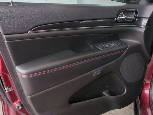 Used 2019 Jeep Grand Cherokee Trailhawk AWD/4WD image 10
