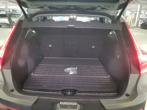 Used 2023 Volvo XC40 B5 Plus w/ Protection Package Premier AWD/4WD image 14
