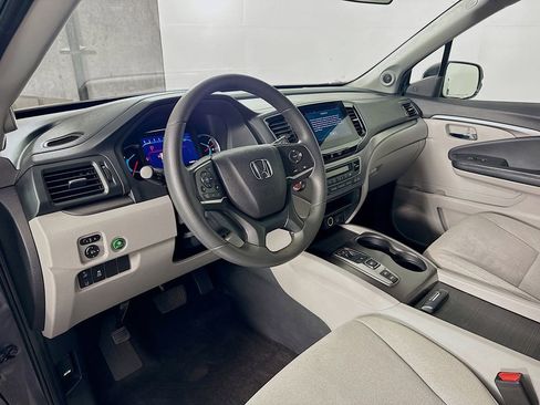 Used 2021 Honda Pilot EX image 9