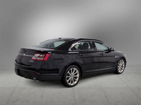 Used 2016 Ford Taurus Limited w/ Equipment Group 301A image 8