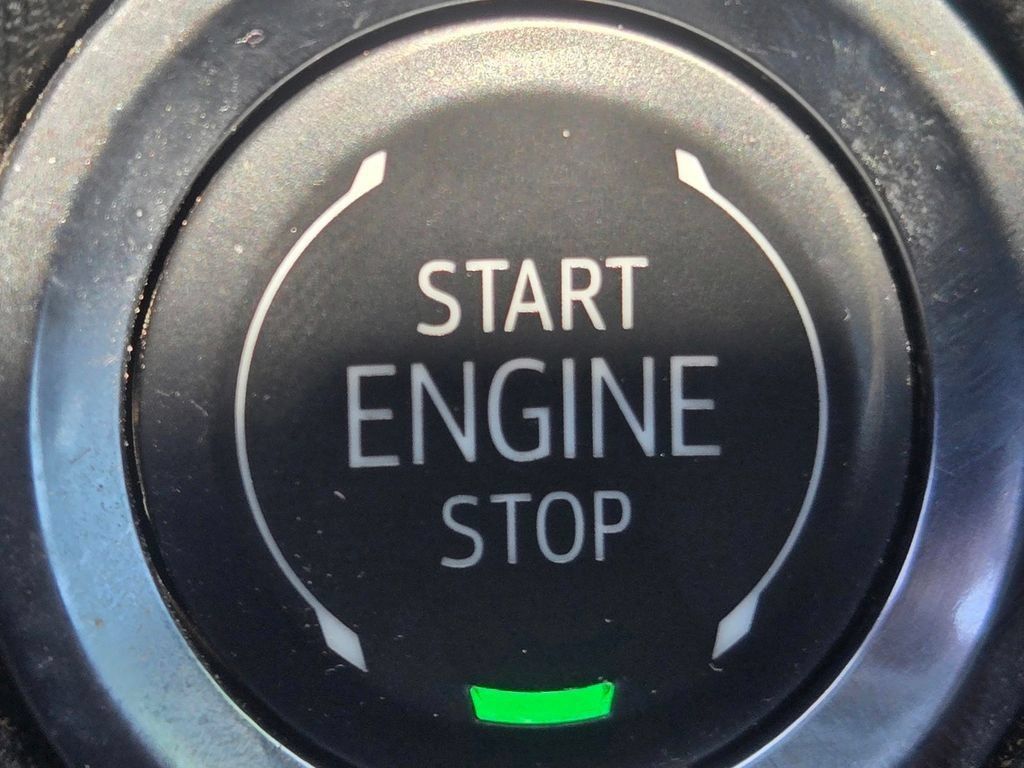 Used 2025 Chevrolet Colorado W/T AWD/4WD image 17