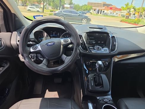 Used 2015 Ford Escape Titanium w/ Equipment Group 301A AWD/4WD image 11