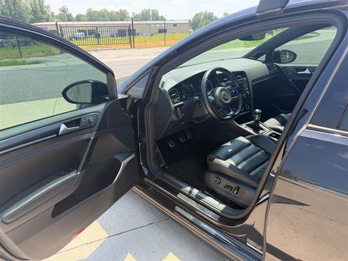 Used 2017 Volkswagen Golf 4-Door AWD/4WD image 18
